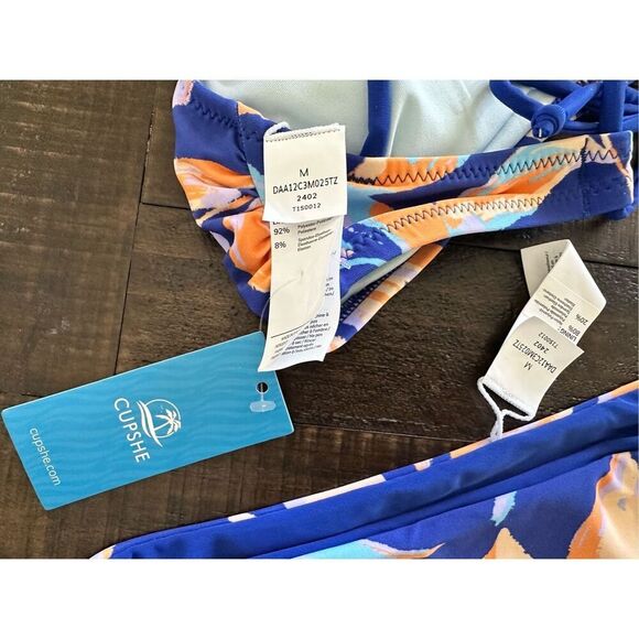 Cupshe Blue and White Tropical Vibes Bikini Set Size Medium New - Picture 2 of 3